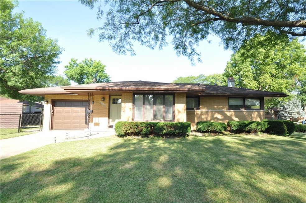 4110 30th St, Des Moines, IA 50310 - photo 1