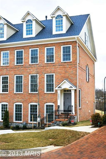 10641 Yorktown Dr, Fairfax, VA 22030 - photo 1
