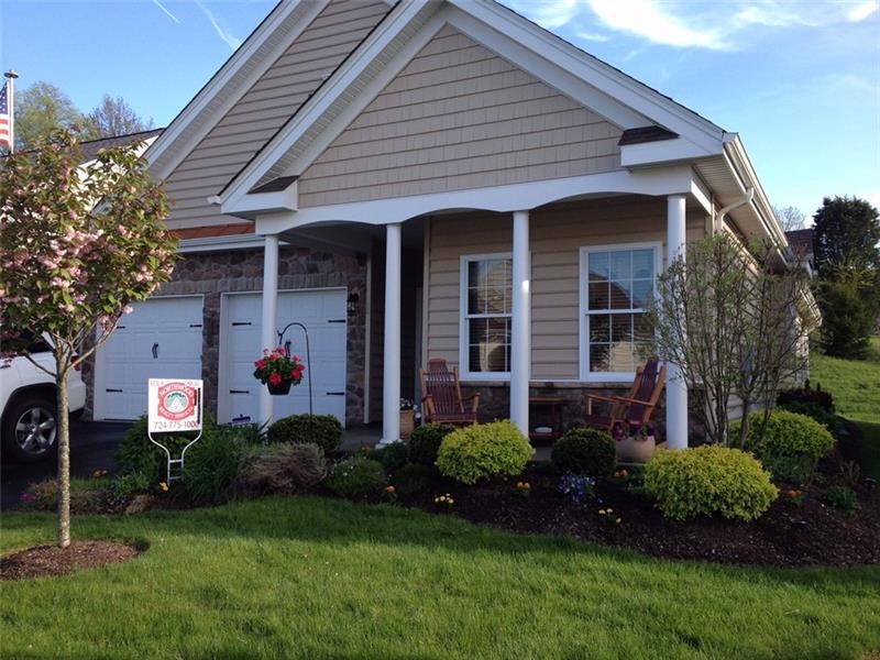 Warm & Inviting 213 Patriot Lane a detached Condo 