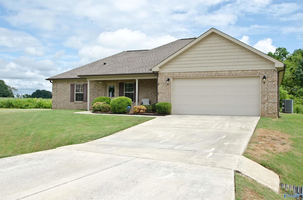 19469 Grassy Meadow Ln, Athens, AL 35613 - photo 1