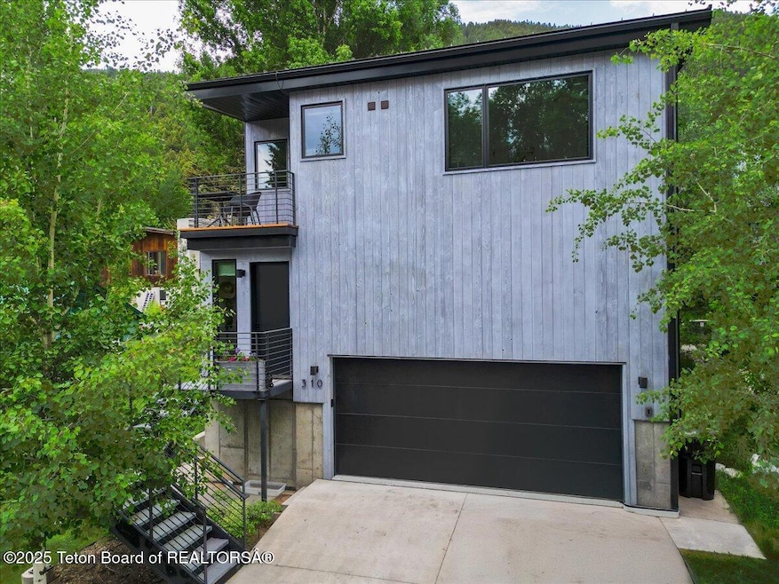 For Sale $3,200,000