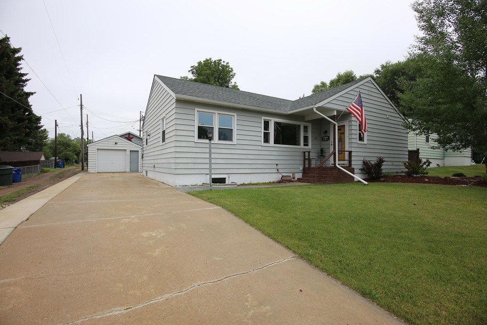838 Avon Street