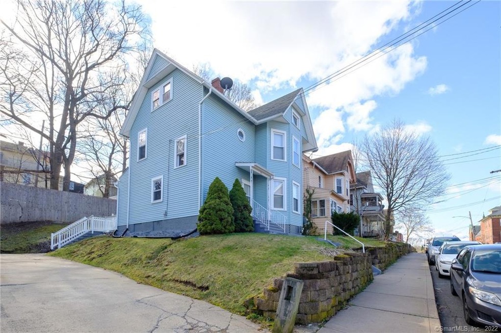 WELL MAINTAINED HOUSE