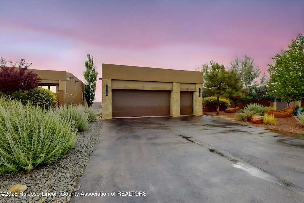 Under Contract $1,749,000