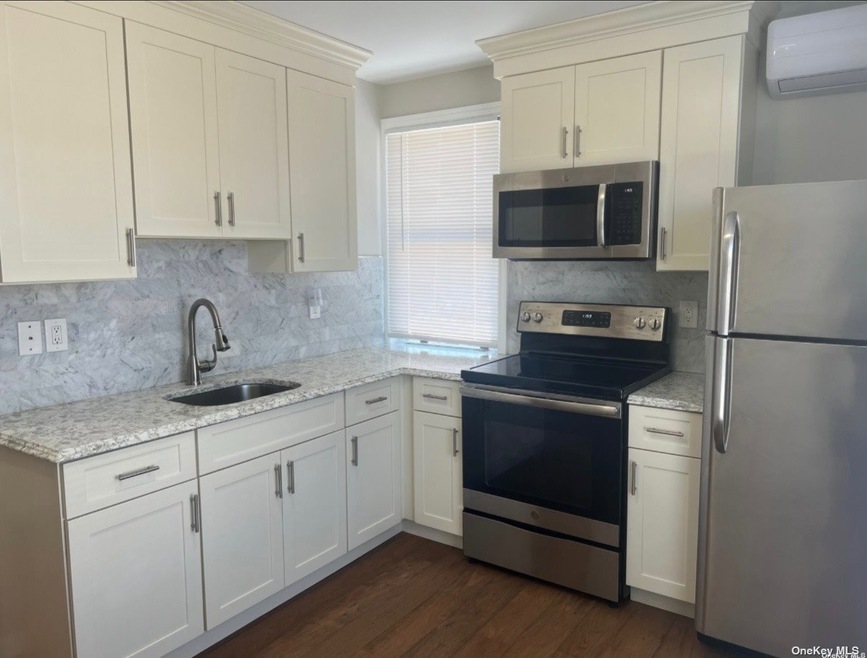 882 Hempstead Turnpike, Franklin Square, NY 11010 - photo 1