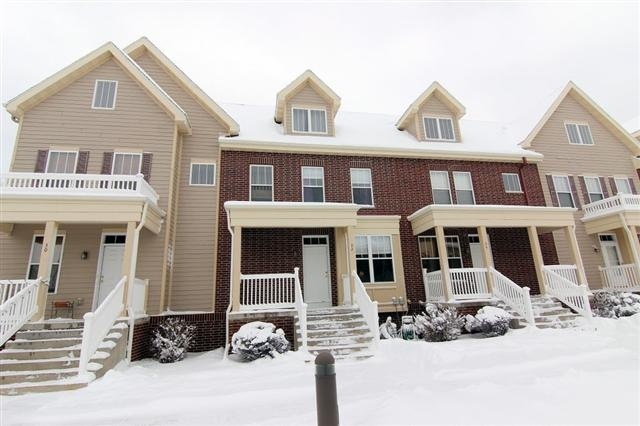 32 S Gardens Way, Fitchburg, WI 53711 - photo 1