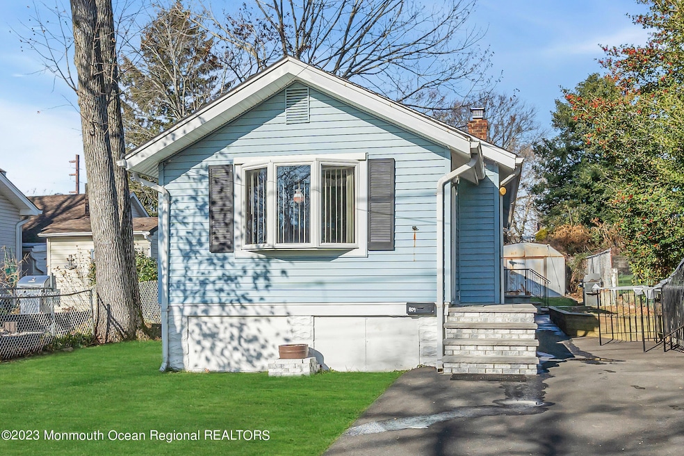 809 Forrest Ave, South Amboy, NJ 08879 - photo 1