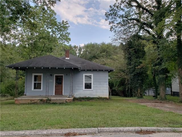 1950's Mill House in heart of downtown Clover