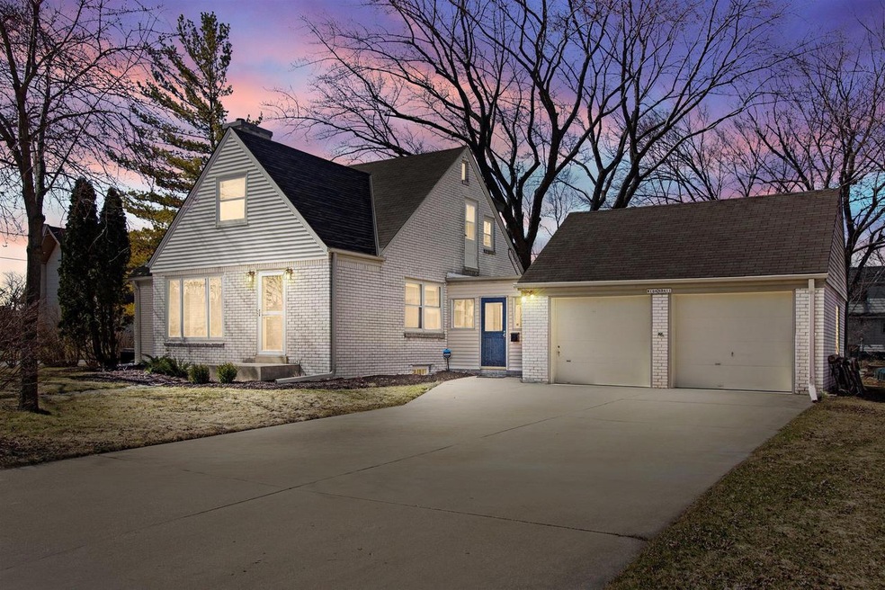 W164N8411 Hiawatha Ave, Menomonee Falls, WI 53051 - photo 1