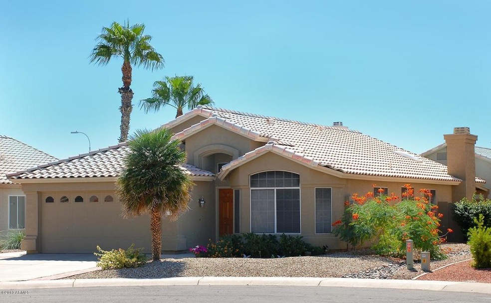 Nice curb appeal!