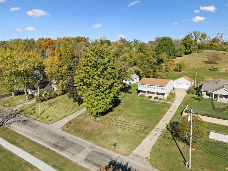 3600 Midway Dr NW, Cedar Rapids, IA 52405 - photo 1