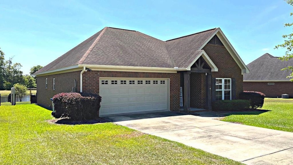 407 Pepperridge Rd, Dothan, AL 36301 - photo 1