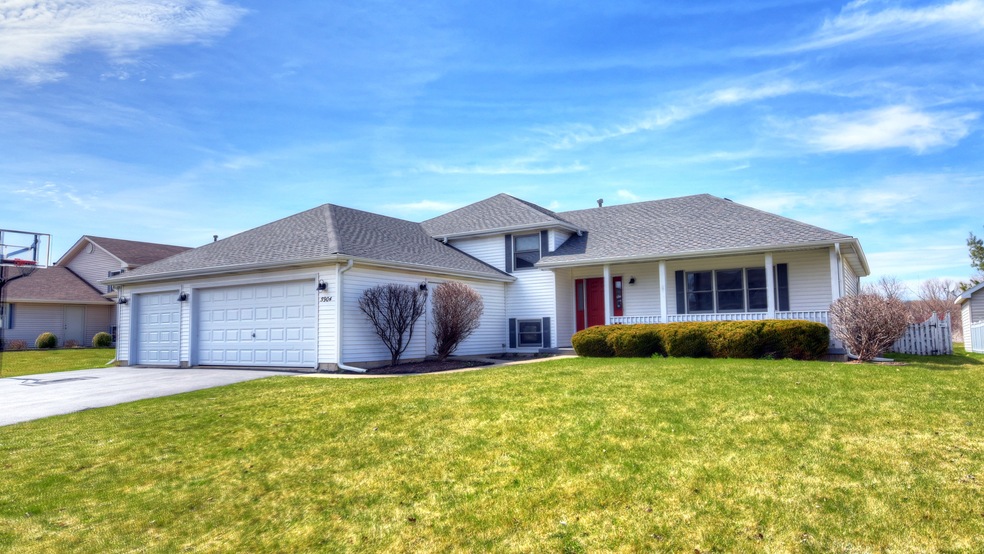FANTASTIC curb appeal!