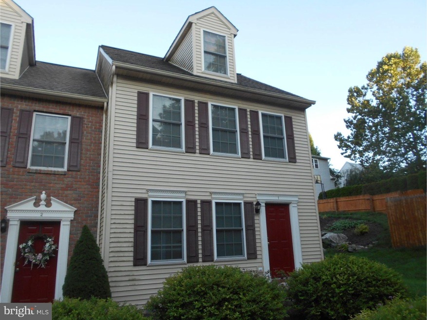 1 Weiser Ct unit 1, Womelsdorf, PA 19567 - photo 1