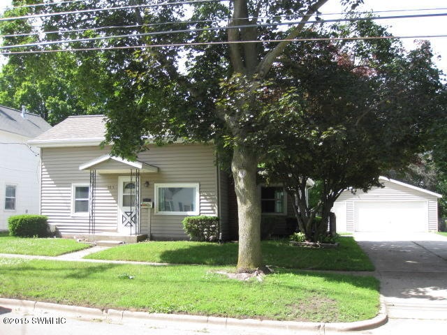 721 E Green St, Marshall, MI 49068 - photo 1