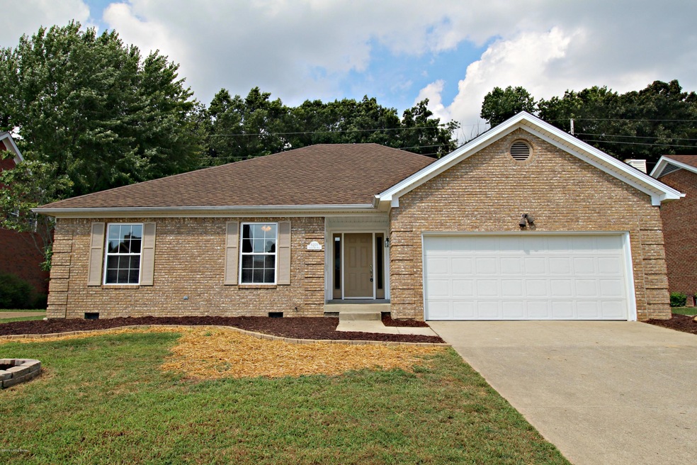 8209 Adams Run Rd, Louisville, KY 40228 - photo 1