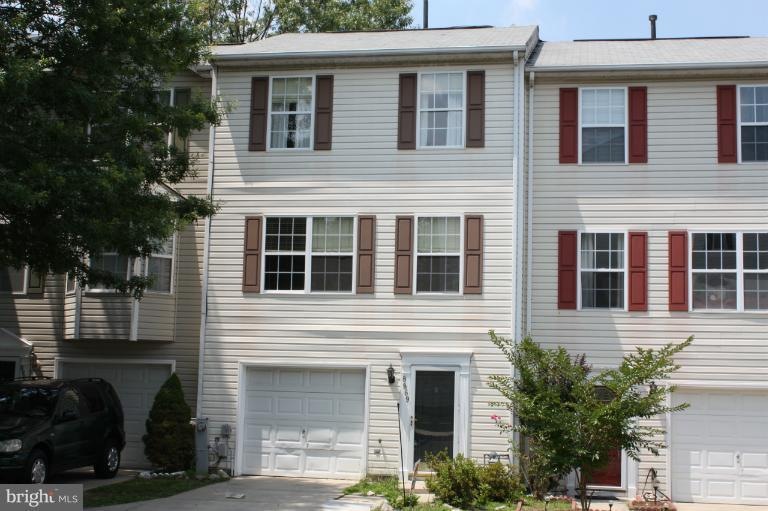 8869 Goose Landing Cir, Columbia, MD 21045 - photo 1