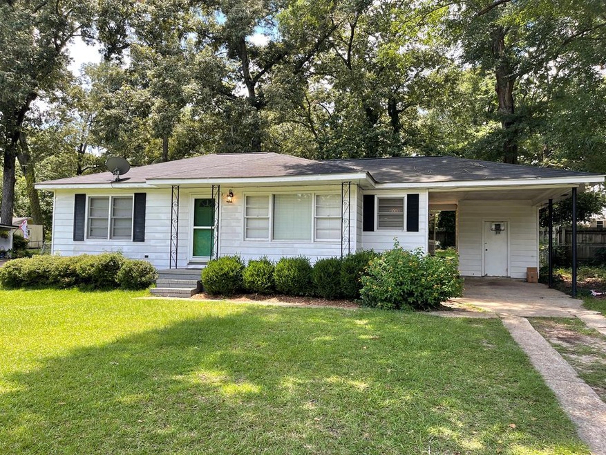 307 Ridgeway Dr, Americus, GA 31709 - photo 1