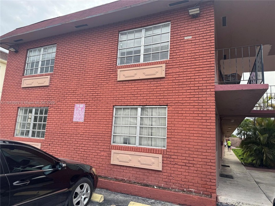 1281 W 29th St unit 19, Hialeah, FL 33012 - photo 1