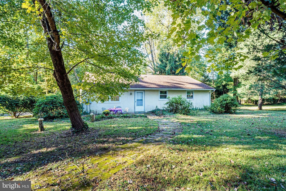 1250 Grenoble Rd, Ivyland, PA 18974 - photo 1