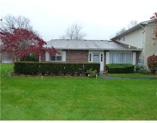 381 Chatham Cir unit 381, Warwick, RI 02886 - photo 1