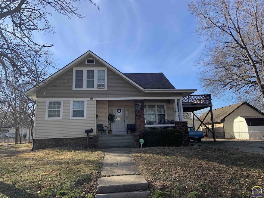 615 SW High Ave, Topeka, KS 66606 - photo 1