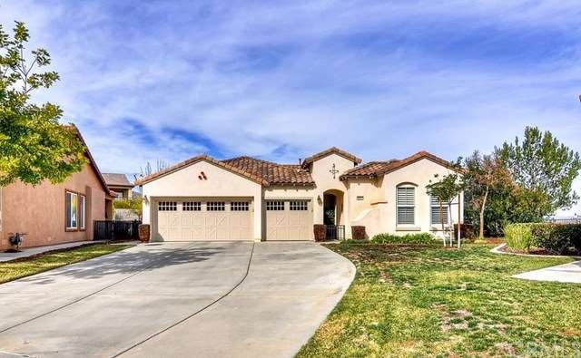 Beautiful setting with long flat driveway to 3 car