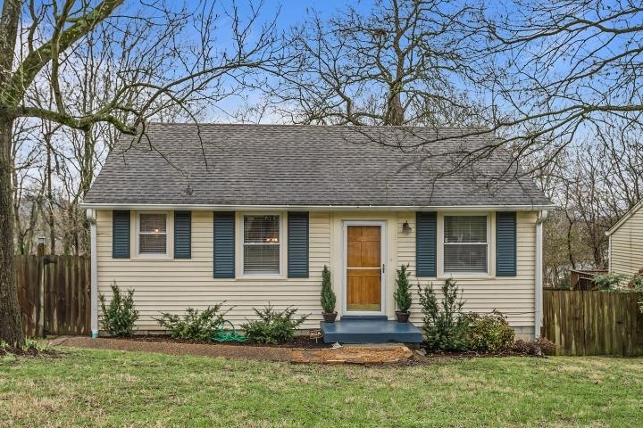 305 Sentinel Drive in Sylvan Heights! Perfectly located for the urban core lifestyle yet on a quiet street! 