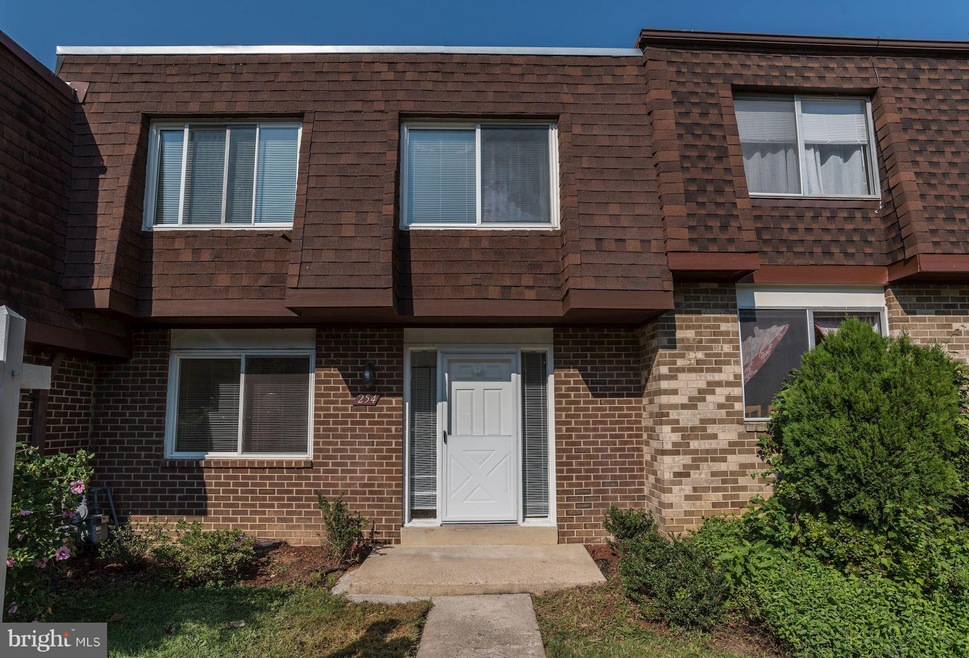 254 W Deer Park Rd, Gaithersburg, MD 20877 - photo 1