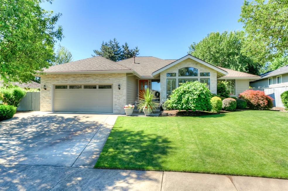 2418 Meadow Creek Dr, Medford, OR 97504 - photo 1