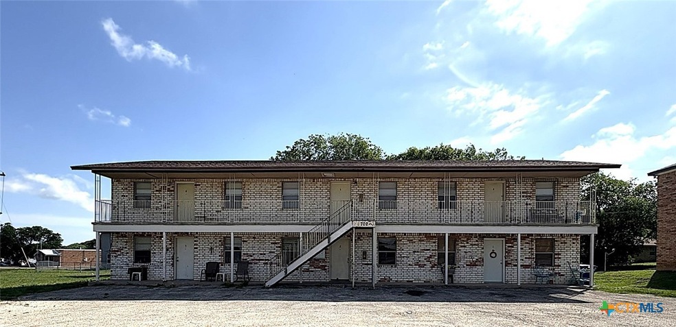 702 N 1st St unit 2, Copperas Cove, TX 76522 - photo 1