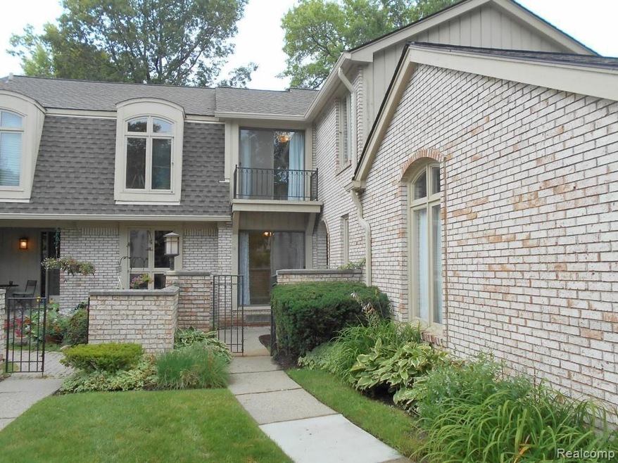 1463 Ravineview Ct unit 29, Bloomfield Hills, MI 48304 - photo 1