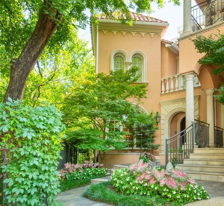 Welcome to your own Intown-Dallas Italian Villa.