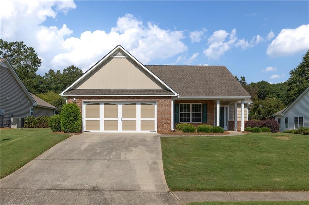 729 Stone Creek Dr unit 1, Monroe, GA 30655 - photo 1