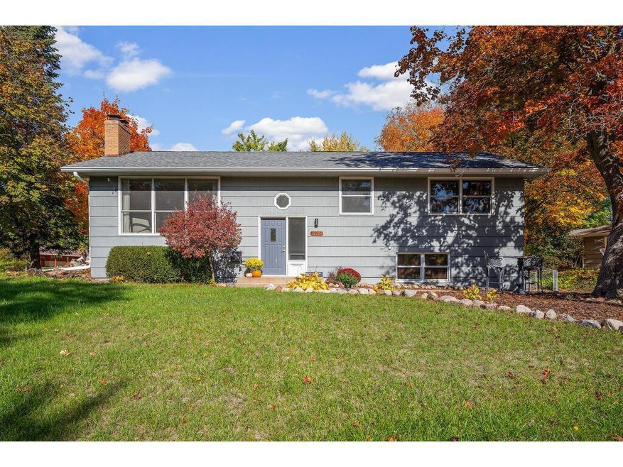 16224 Birch Ln, Minnetonka, MN 55345 - photo 1