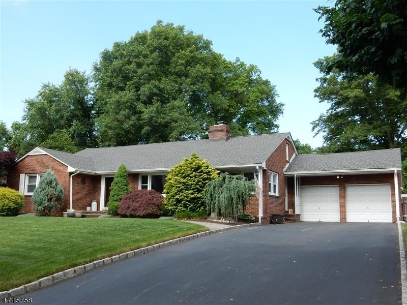 53 Lefferts Ln, Clark, NJ 07066 - photo 1