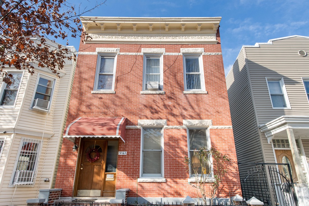 31-62 43rd St, New York City, NY 11103 - photo 1