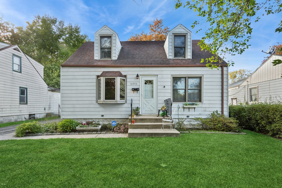 16910 Head Ave, Hazel Crest, IL 60429 - photo 1