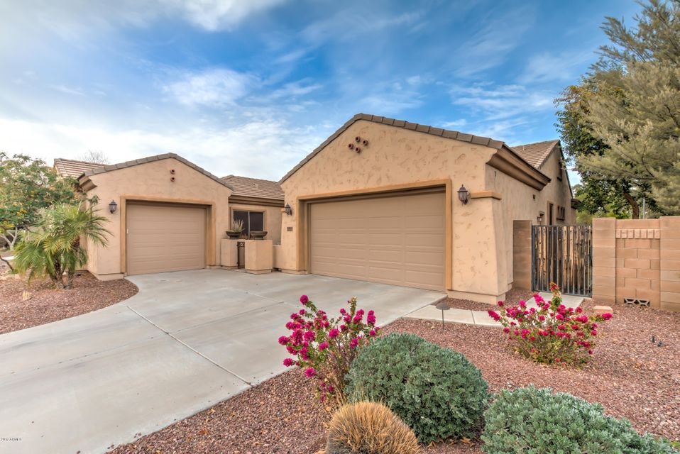 2062 E Horseshoe Pl-1