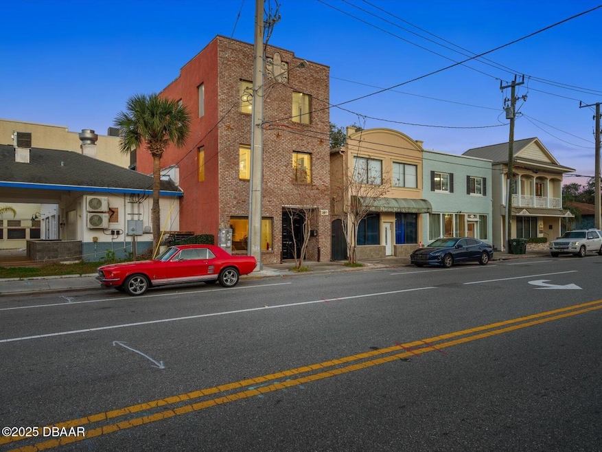 For Sale $599,900 • Co-Listing Agent