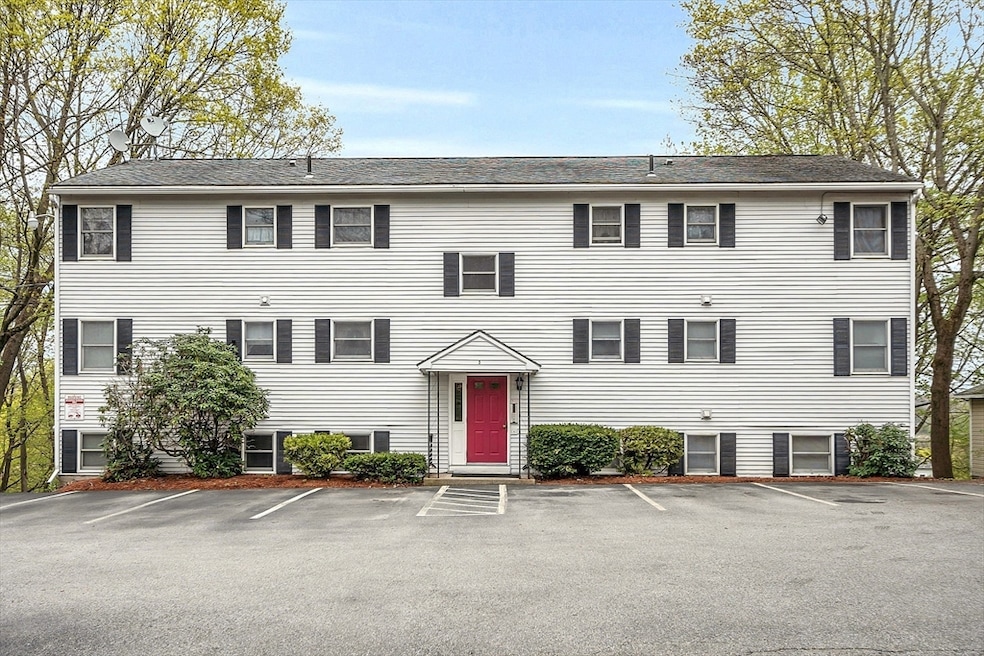 3 Stockholm St unit 1B, Worcester, MA 01607 - photo 1