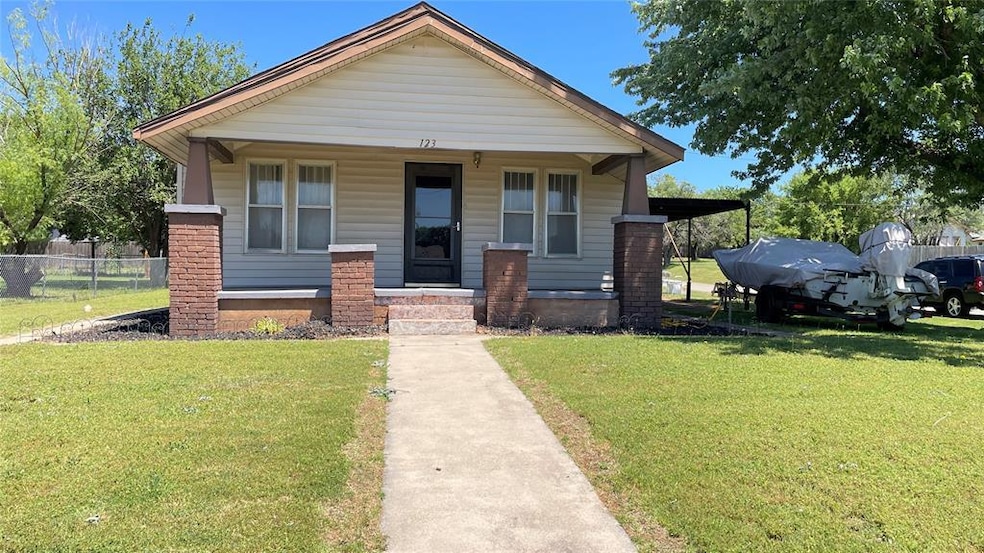 View of front of property featuring a porch
