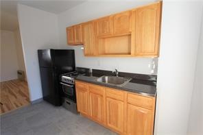 91 Elm St unit 2D, Yonkers, NY 10701 - photo 1