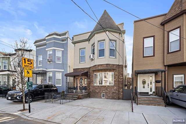 315 26th St, Union City, NJ 07087 - photo 1