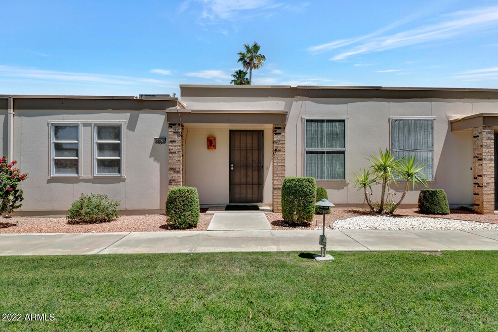 01_10026_W_Hawthorn_Dr__01_mls