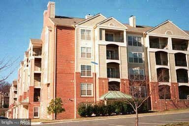 Quaker Hill Community unit 218, Alexandria, VA 22314 - photo 1