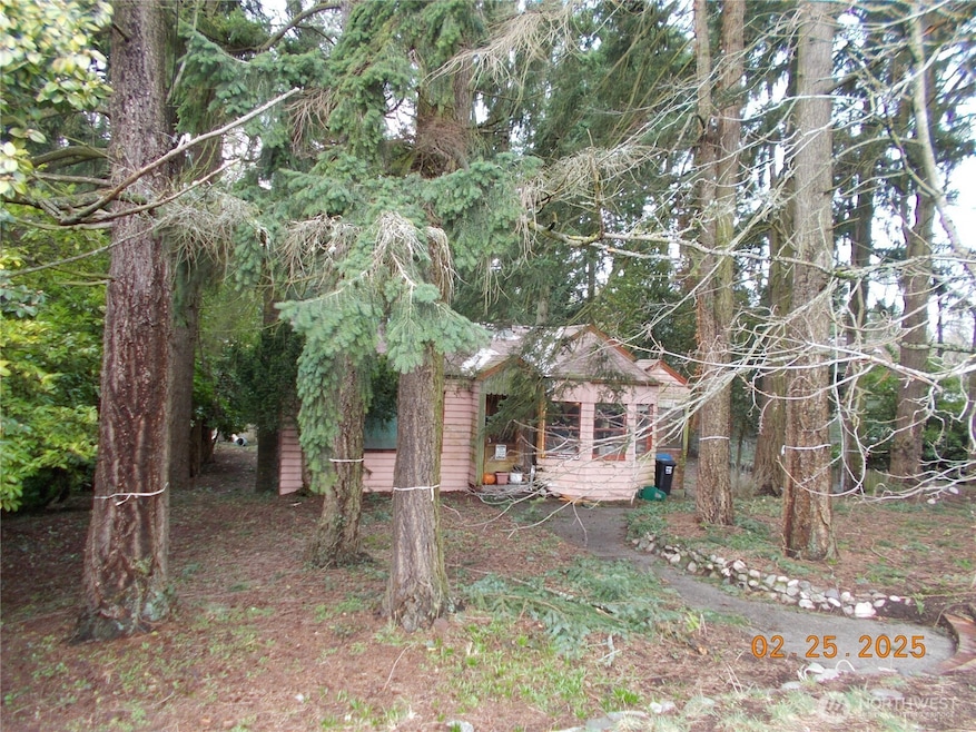 604 N 143rd St, Seattle, WA 98133 - photo 1