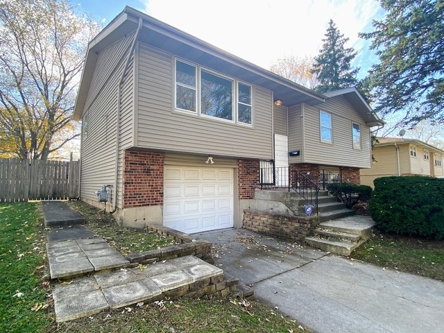 3509 Chestnut Dr, Hazel Crest, IL 60429 - photo 1