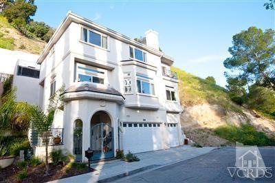 4384 Pampas Rd, Woodland Hills, CA 91364 - photo 1