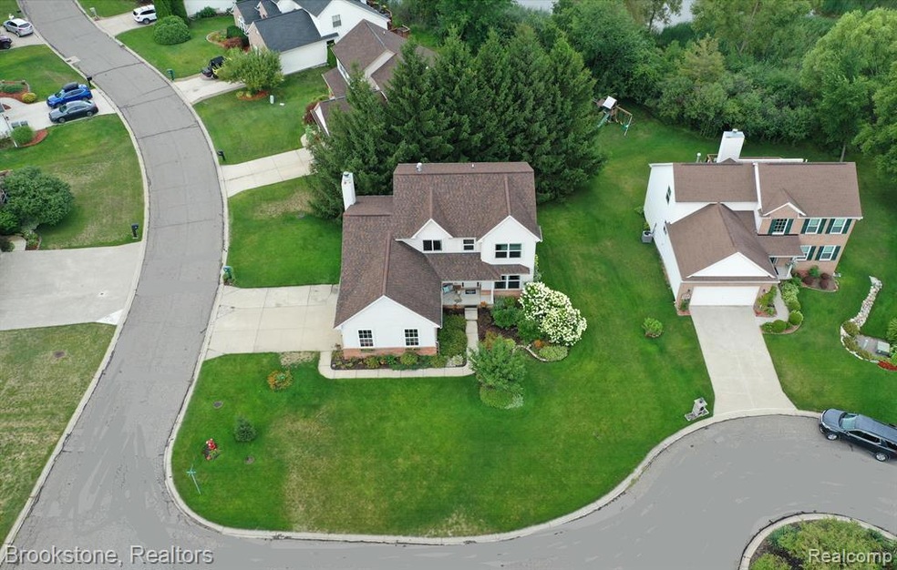 Gorgeous Lake Orion Colonial